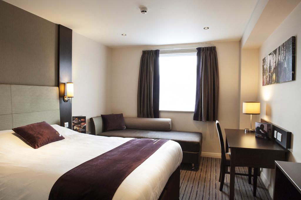 Premier Inn London Elstree / בורהמווד חדר תמונה
