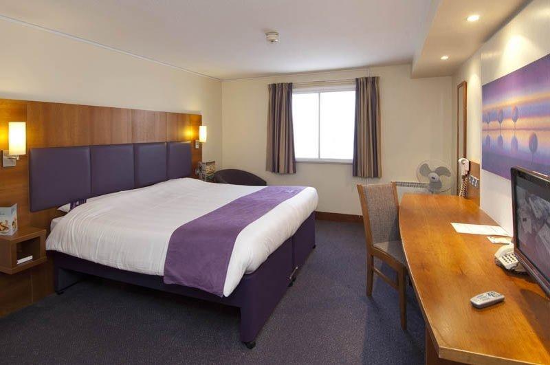 Premier Inn London Elstree / בורהמווד מראה חיצוני תמונה