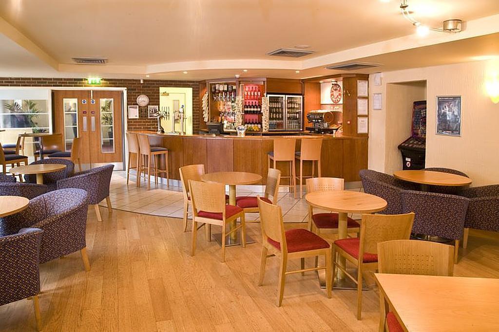 Premier Inn London Elstree / בורהמווד מראה חיצוני תמונה