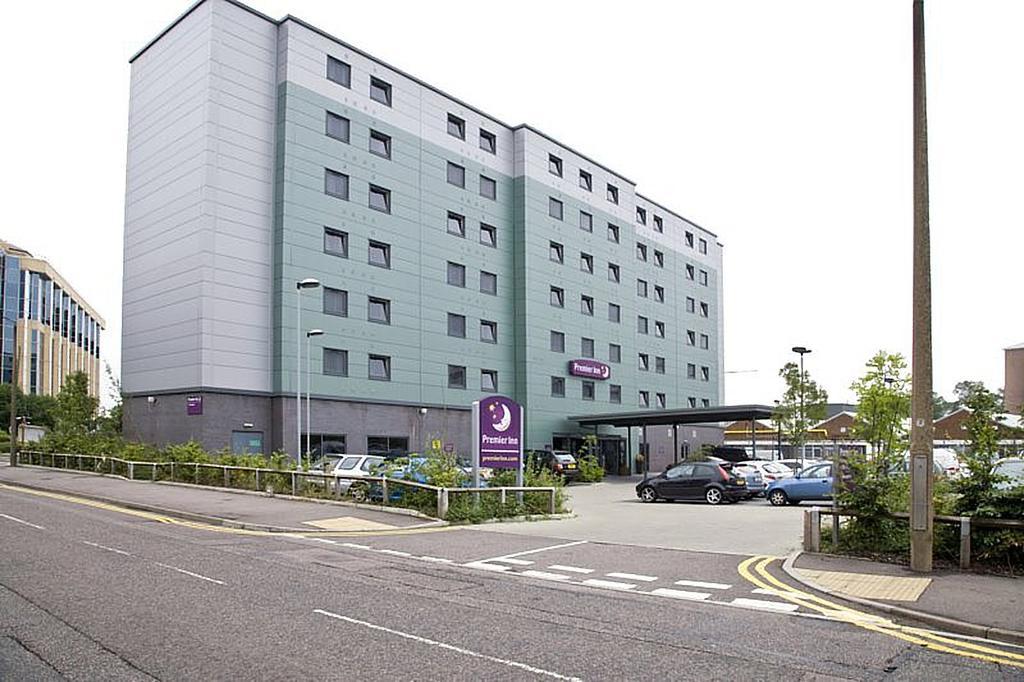 Premier Inn London Elstree / בורהמווד מראה חיצוני תמונה