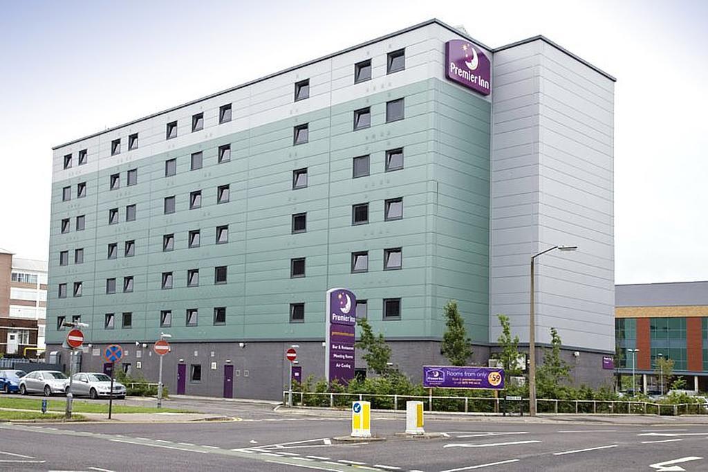 Premier Inn London Elstree / בורהמווד מראה חיצוני תמונה